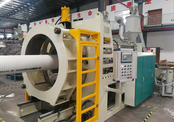 Extrusieapparatuur voor mofverbinding van afvoerpijp